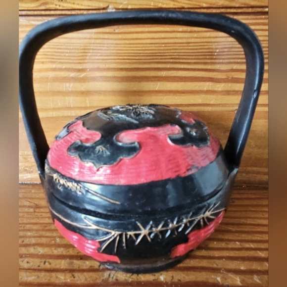 Chinese Antique Black Red & Gold Lacquer Box / Chinese Wedding Basket